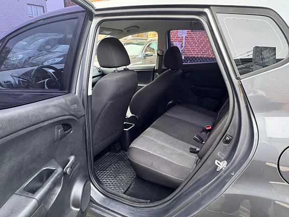 Kia Venga 8 of 11