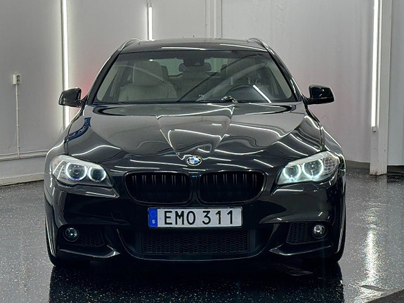 BMW 520 2 of 5