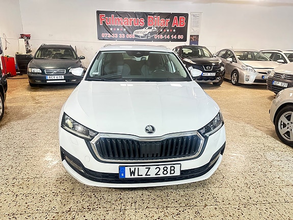 Skoda Octavia 2 of 5