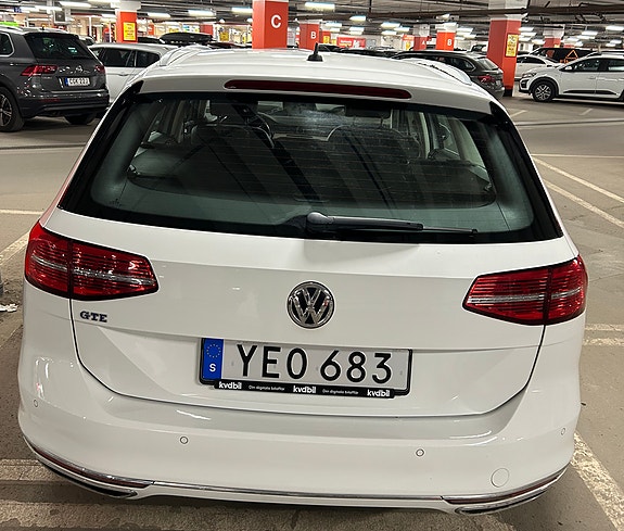 Volkswagen Passat 5 of 9