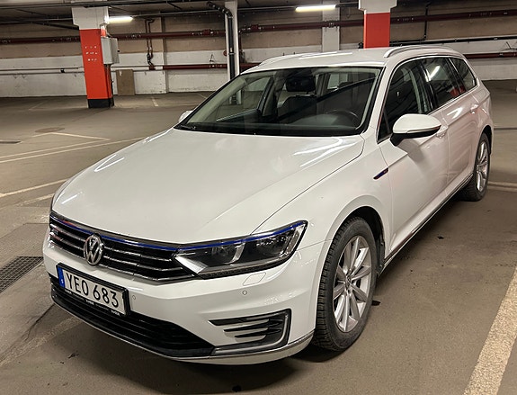 Volkswagen Passat 3 of 5