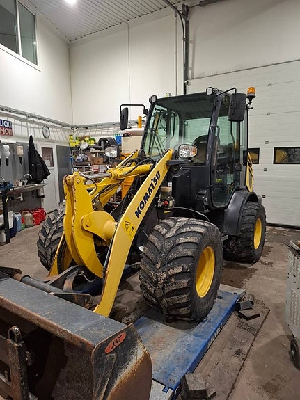 Komatsu WA 70 8