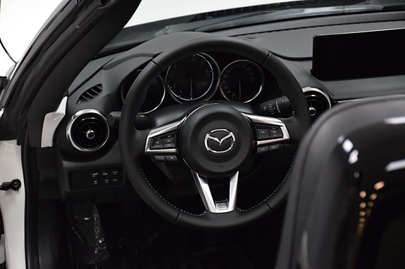 Mazda MX-5 6 of 26