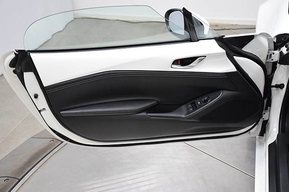 Mazda MX-5 25 of 26