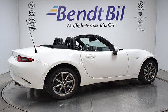Mazda MX-5 13 of 26