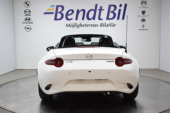 Mazda MX-5 9 of 26