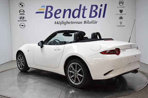 Mazda MX-5 8 of 26