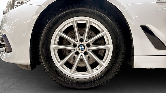 BMW 520 9 of 12