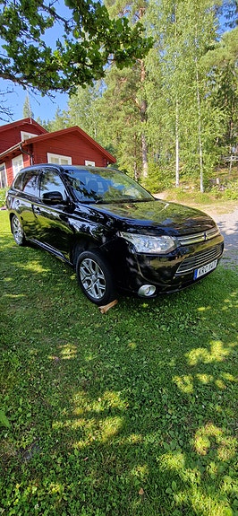 Mitsubishi Outlander 3 of 5