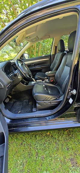 Mitsubishi Outlander 4 of 5