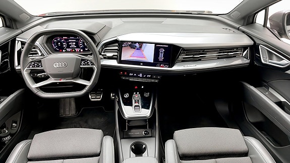 Audi Q4 e-tron 10 of 12