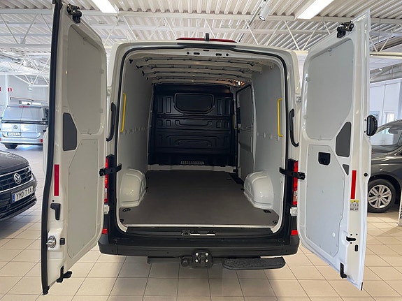 Volkswagen Crafter 5 of 5