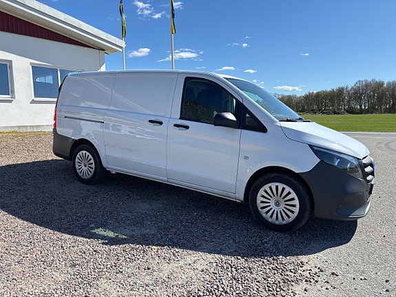 Mercedes-Benz Vito 110 2 of 5
