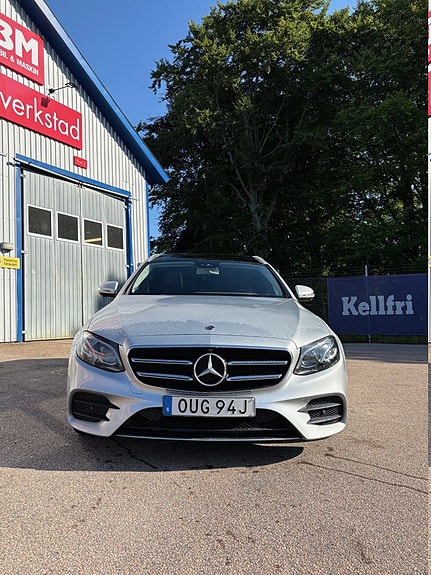 Mercedes-Benz E200 8 of 13