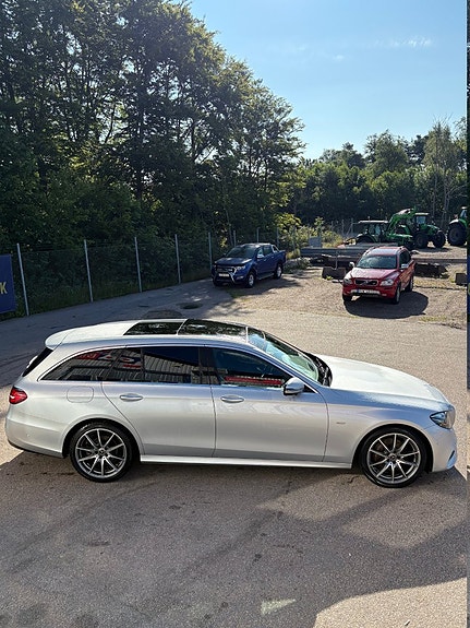 Mercedes-Benz E200 6 of 13
