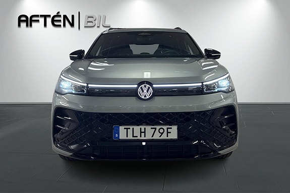Volkswagen Tiguan 3 of 30
