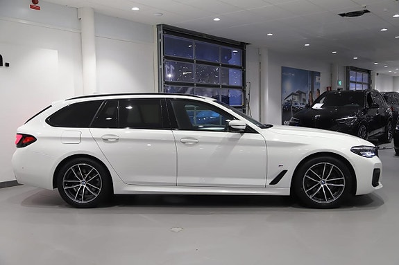 BMW 520d 3 of 5