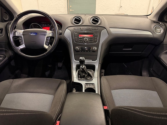 Ford Mondeo 10 of 13
