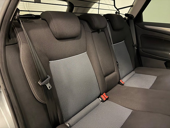 Ford Mondeo 9 of 13