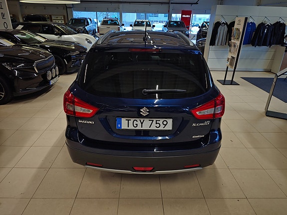 Suzuki S-Cross 5 of 16