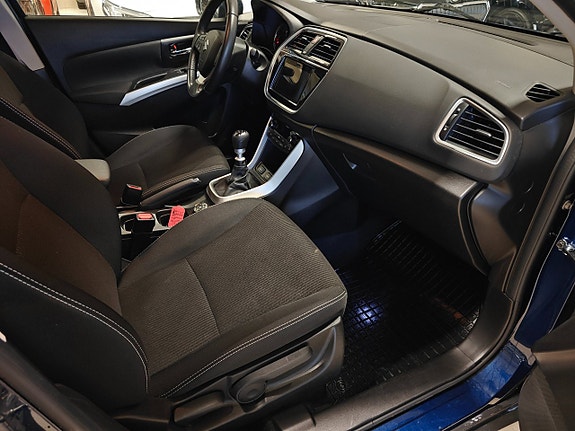 Suzuki S-Cross 12 of 16