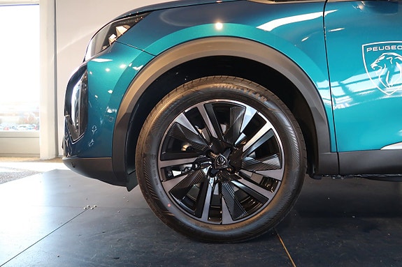 Peugeot 2008 4 of 5