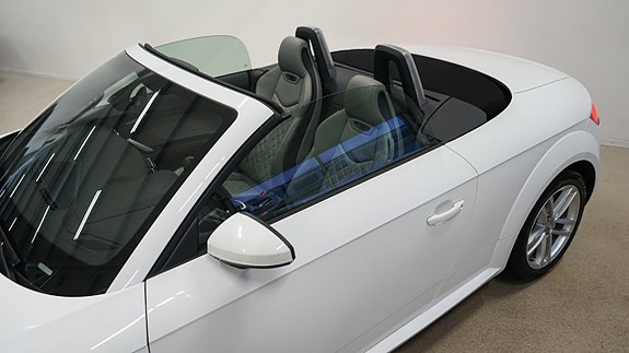 Audi TT 4 of 5