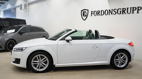 Audi TT 3 of 5