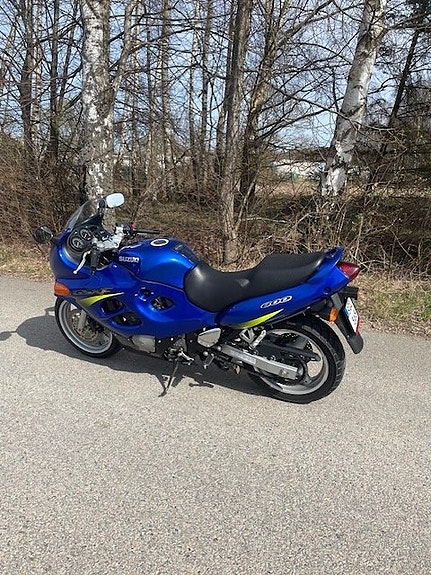 Suzuki GSX600F 4 of 5