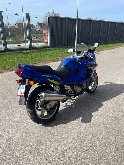 Suzuki GSX600F 3 of 5