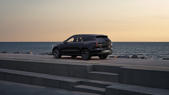 Volvo EX90 18 of 29