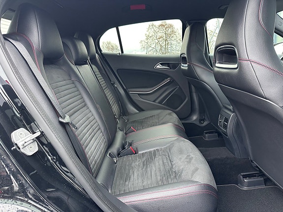 Mercedes-Benz GLA180 d 20 of 23