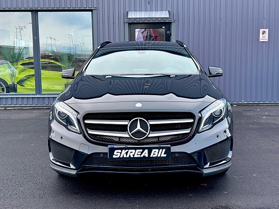 Mercedes-Benz GLA180 d 3 of 5