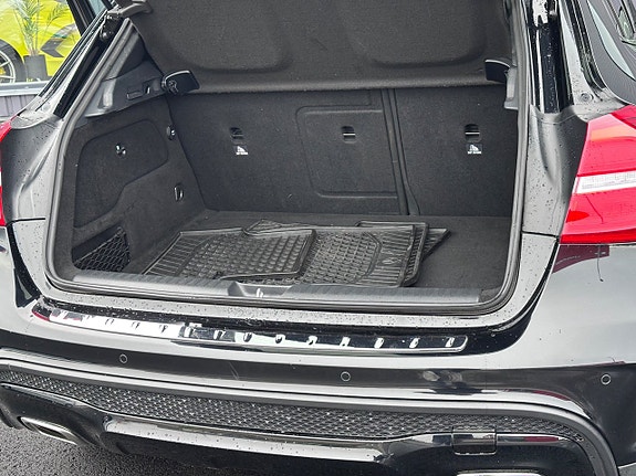 Mercedes-Benz GLA180 d 22 of 23