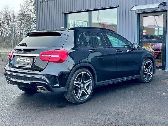 Mercedes-Benz GLA180 d 10 of 23