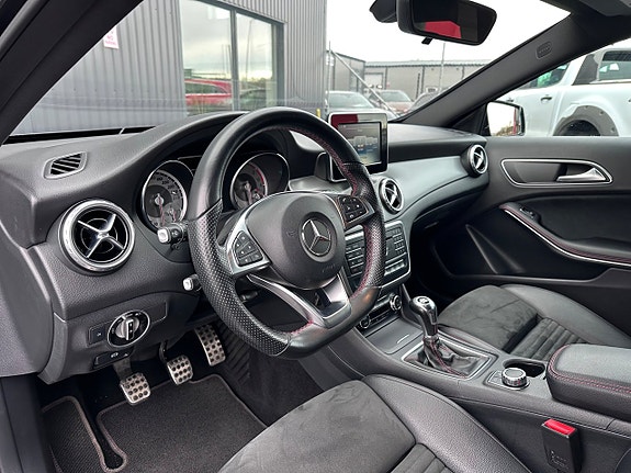 Mercedes-Benz GLA180 d 11 of 23