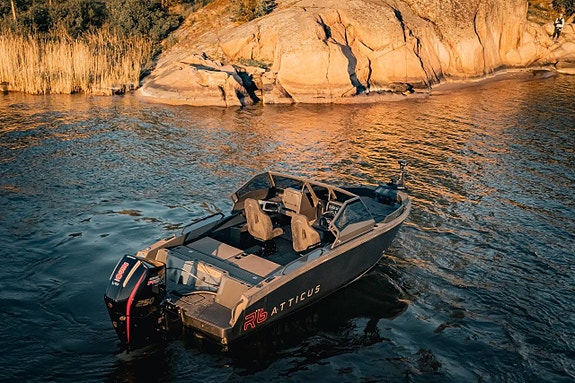 Atticus R6 / Mercury 150 proxs / 3167kr/mån Vi tar inbyte