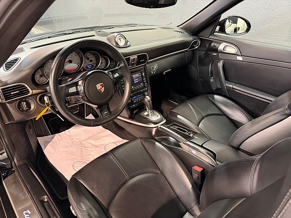 Porsche 911 Turbo S 13 of 19