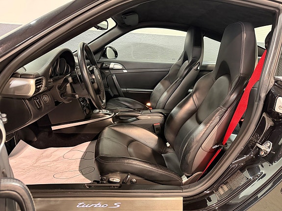 Porsche 911 Turbo S 11 of 19