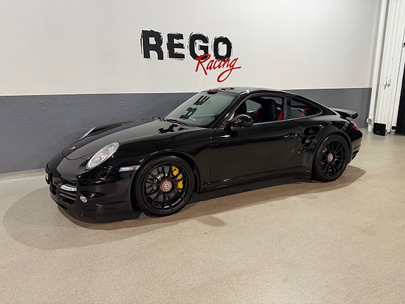 Porsche 911 Turbo S 2 of 5