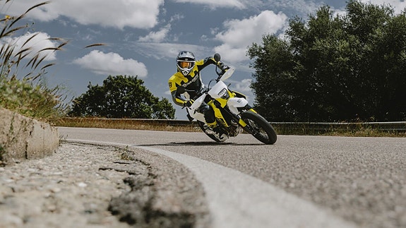 Husqvarna 701 Supermoto / Höstkampanj / Nu i butik / Räntefritt 24mån 10 of 15