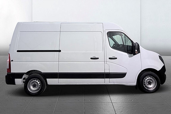 Nissan Interstar 5 of 5