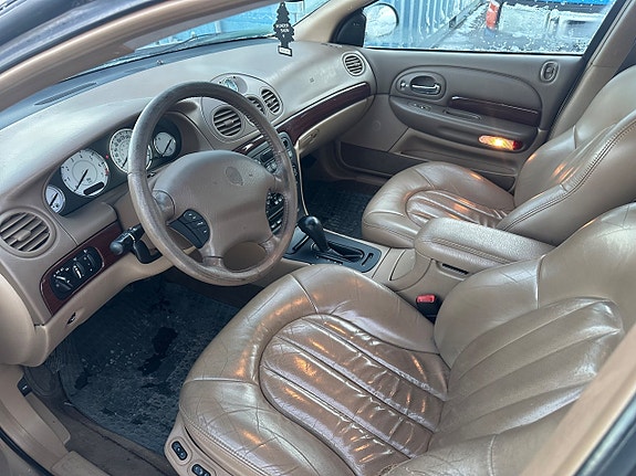Chrysler 300 3 of 3