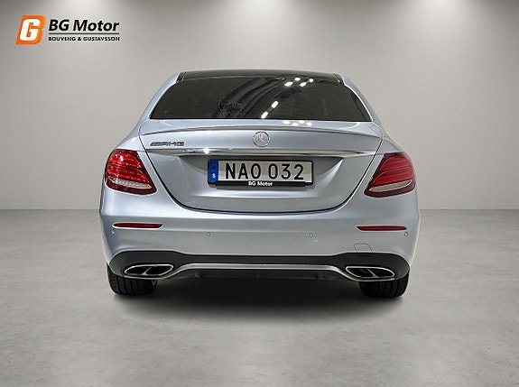 Mercedes-Benz E43 9 of 25