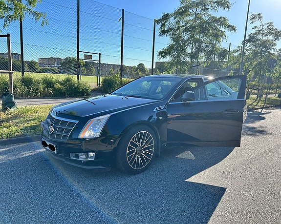 Cadillac CTS 2 of 4