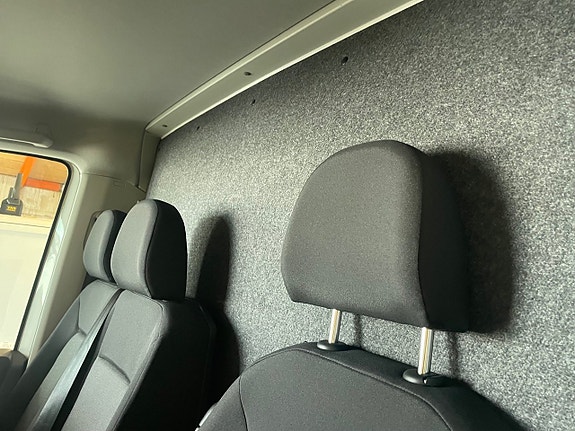 Volkswagen Crafter 13 of 13