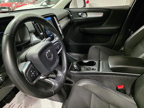 Volvo XC40 6 of 11