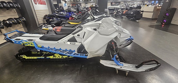 Ski-Doo Freeride 850 Turbo 2 of 3