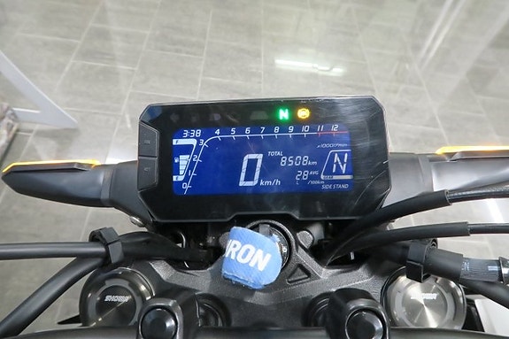 Honda CB125R 5 of 6