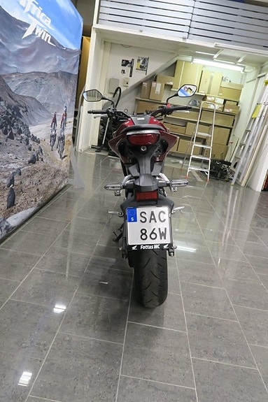Honda CB125R 3 of 6